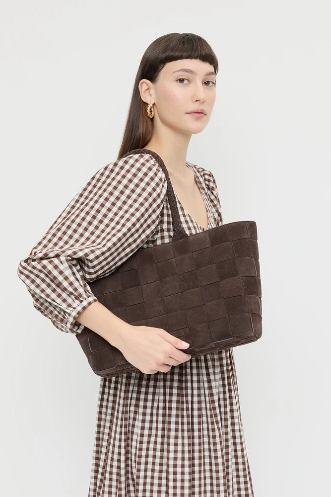 KLARA WIDE WOVEN TOTE